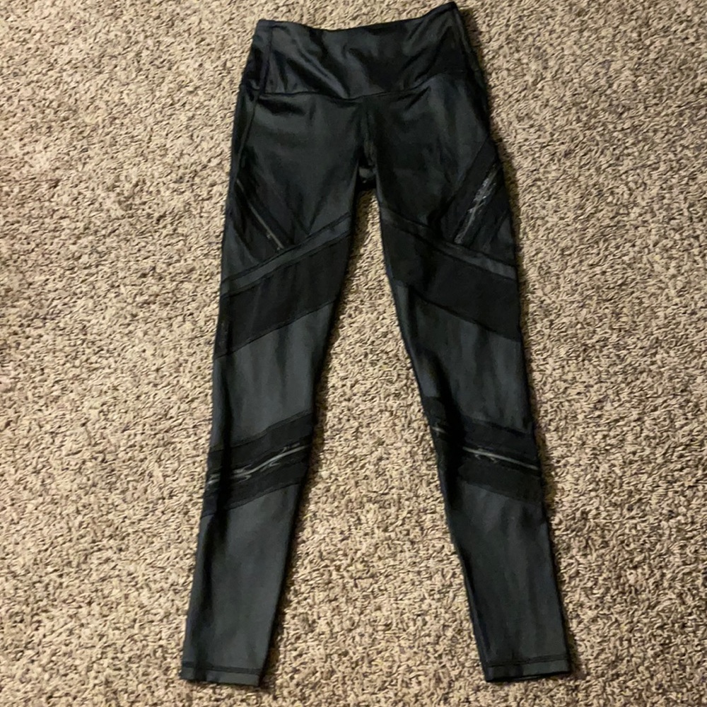 Victoria Sport leggings! Like new condition!